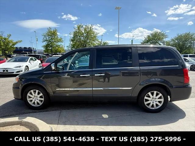 2012 Chrysler Town & Country Touring-L