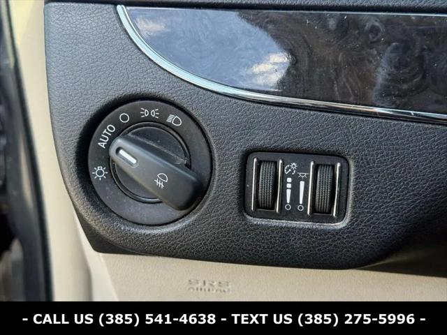 2012 Chrysler Town & Country Touring-L