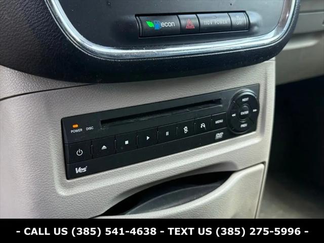 2012 Chrysler Town & Country Touring-L