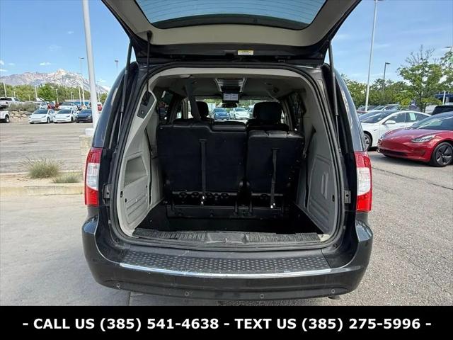2012 Chrysler Town & Country Touring-L