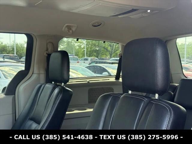 2012 Chrysler Town & Country Touring-L