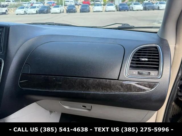 2012 Chrysler Town & Country Touring-L