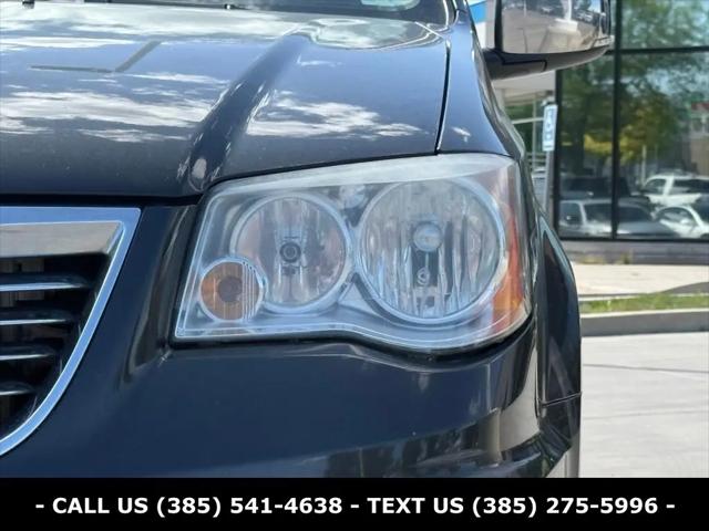 2012 Chrysler Town & Country Touring-L