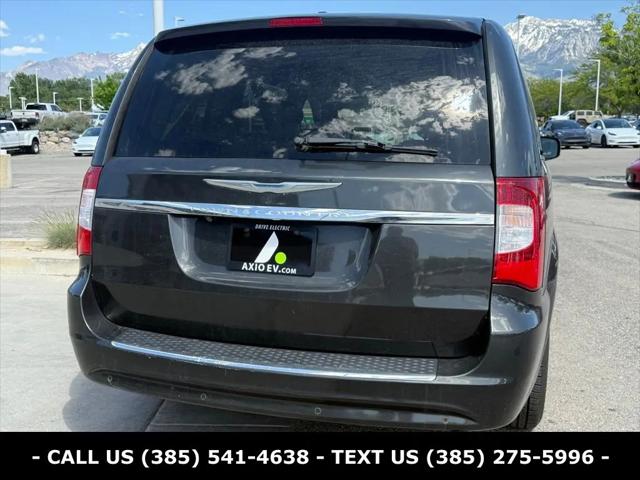 2012 Chrysler Town & Country Touring-L