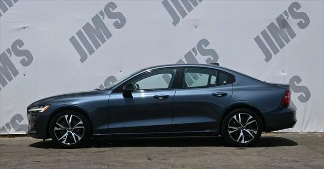 2024 Volvo S60 B5 Plus Dark Theme