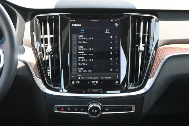 2024 Volvo S60 B5 Plus Dark Theme