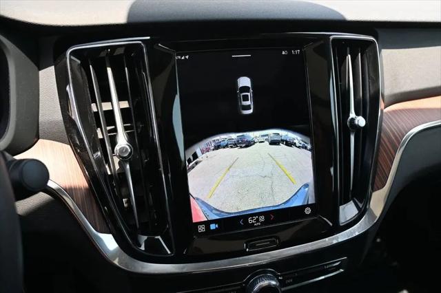 2024 Volvo S60 B5 Plus Dark Theme