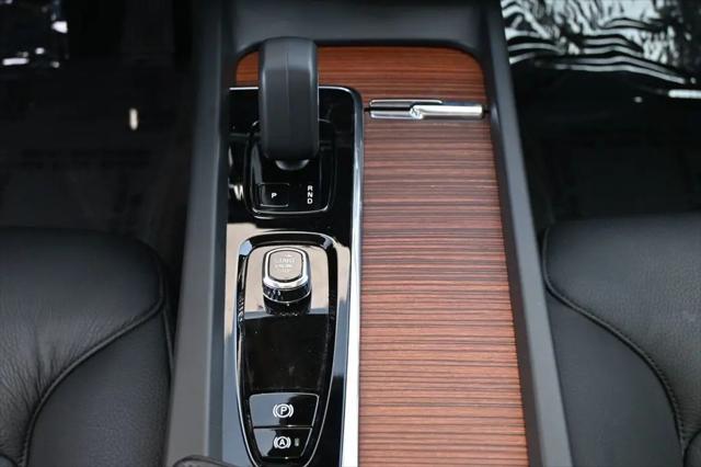 2024 Volvo S60 B5 Plus Dark Theme