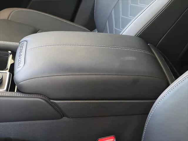 2025 Nissan Pathfinder Platinum 4WD