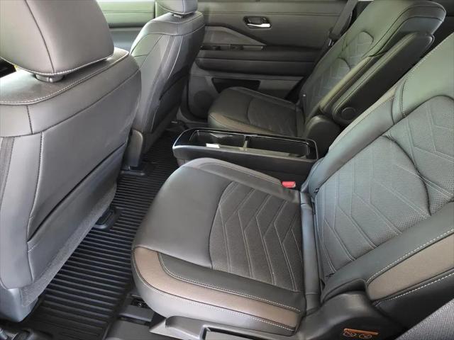 2025 Nissan Pathfinder Platinum 4WD