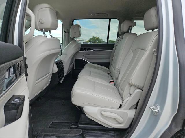 2024 Jeep Wagoneer Series II 4x2