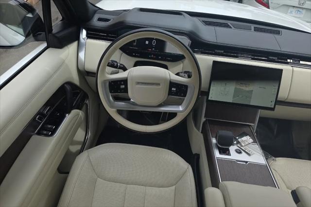 2025 Land Rover Range Rover P530 SE
