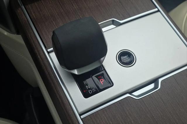 2025 Land Rover Range Rover P530 SE