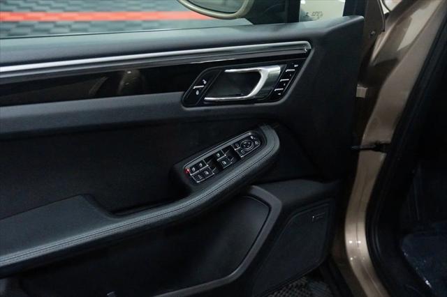 2017 Porsche Macan Macan