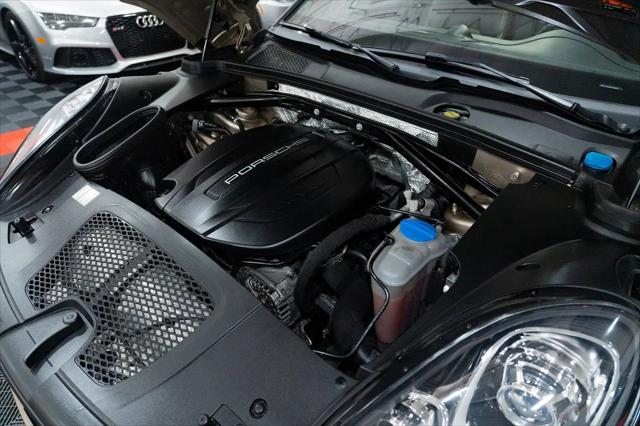 2017 Porsche Macan Macan