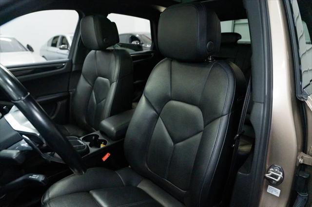 2017 Porsche Macan Macan