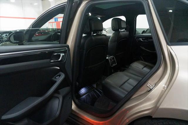 2017 Porsche Macan Macan