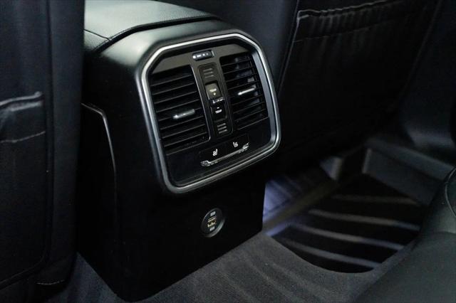 2017 Porsche Macan Macan