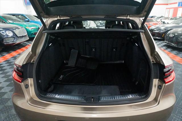 2017 Porsche Macan Macan