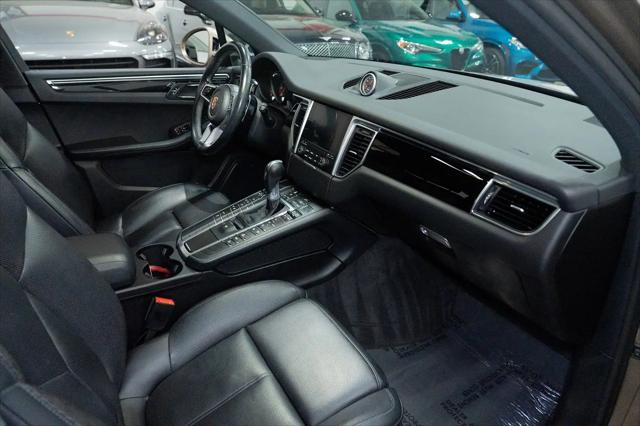 2017 Porsche Macan Macan