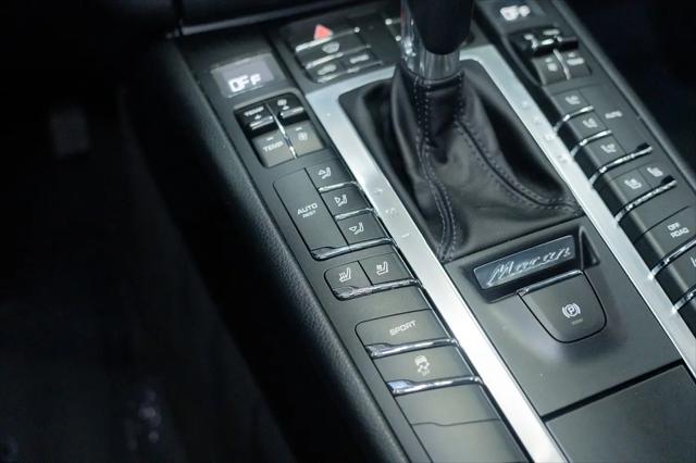 2017 Porsche Macan Macan