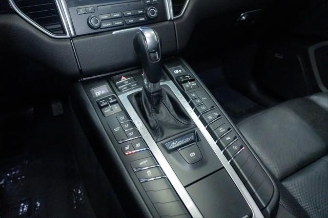 2017 Porsche Macan Macan