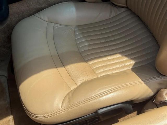 2001 Chevrolet Corvette Base