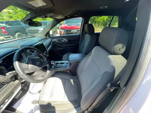 2023 Chevrolet Traverse AWD LT Cloth