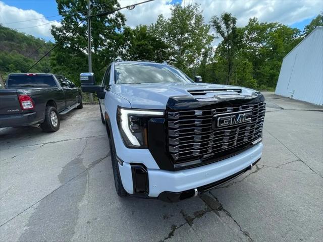 2026 GMC Sierra 2500HD Crew Cab, Standard Bed, Denali Ultimate, 4WD