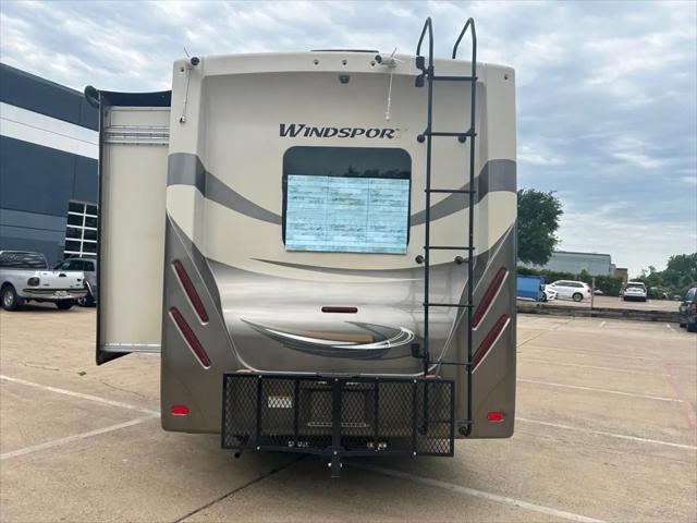 2017 Ford F-53 Base