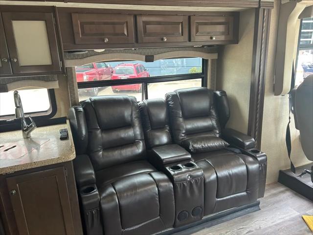 2017 Ford F-53 Base