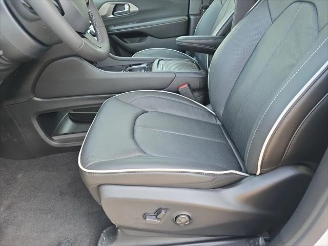 2027 Chrysler Pacifica Limited