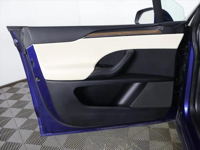 2023 Tesla Model X Standard Range