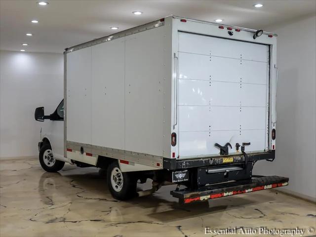 2022 GMC Savana Cutaway Work Van
