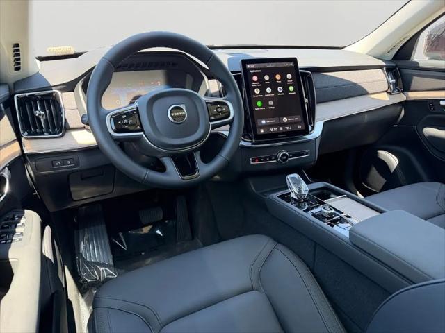 2025 Volvo XC90 Plug-In Hybrid T8 Plus 7-Seater