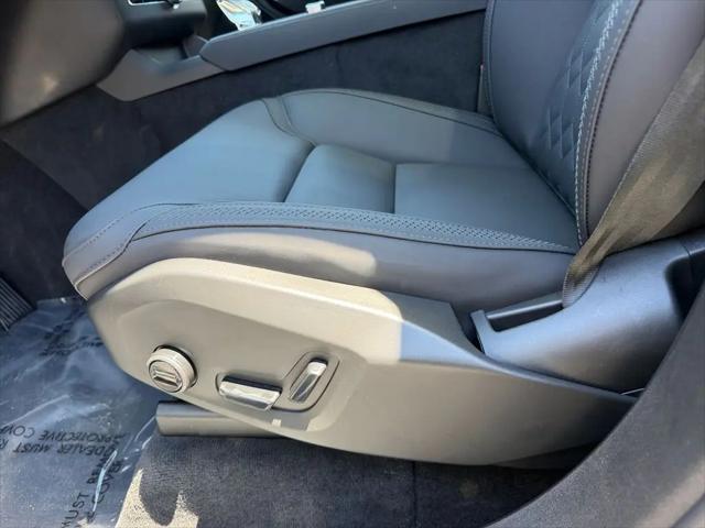 2025 Volvo XC90 Plug-In Hybrid T8 Plus 7-Seater