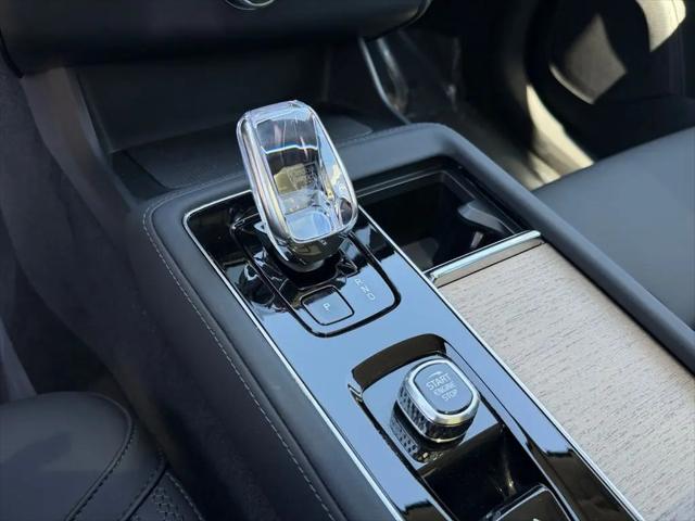 2025 Volvo XC90 Plug-In Hybrid T8 Plus 7-Seater