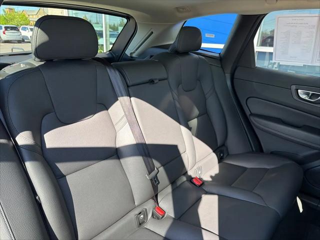 2025 Volvo XC60 B5 Plus