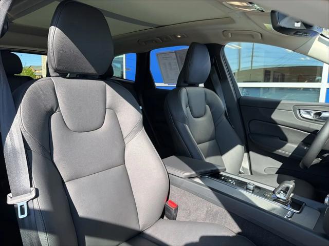 2025 Volvo XC60 B5 Plus