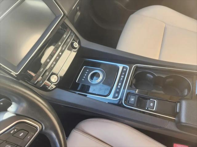 2019 Jaguar F-PACE 25t Premium