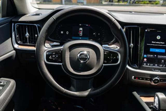2025 Volvo V60 Cross Country Plus, B5 AWD Gas (mild hybrid)
