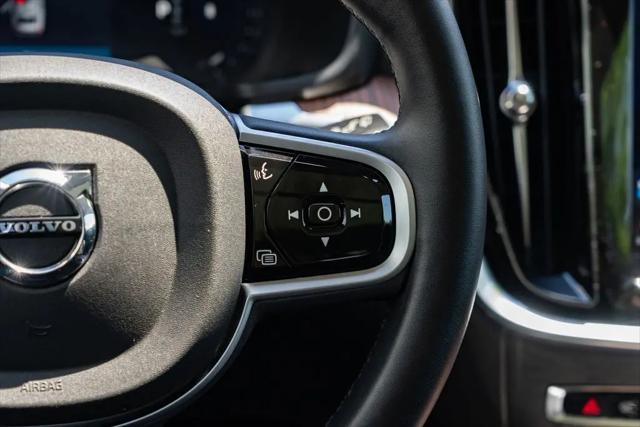 2025 Volvo V60 Cross Country Plus, B5 AWD Gas (mild hybrid)