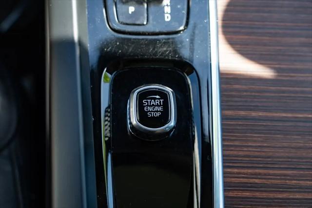 2025 Volvo V60 Cross Country Plus, B5 AWD Gas (mild hybrid)