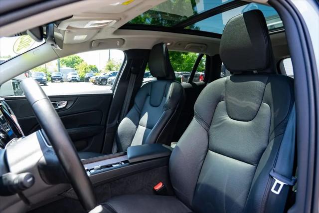 2025 Volvo V60 Cross Country Plus, B5 AWD Gas (mild hybrid)