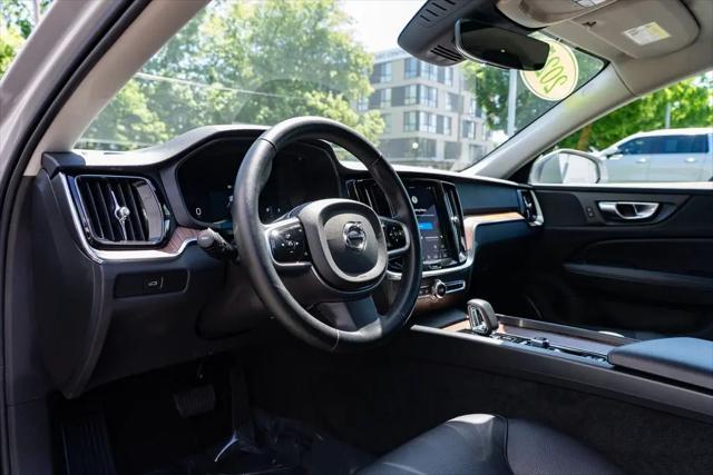 2025 Volvo V60 Cross Country Plus, B5 AWD Gas (mild hybrid)