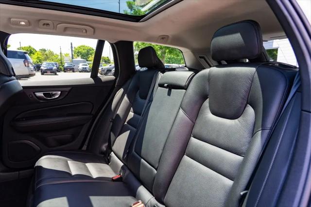 2025 Volvo V60 Cross Country Plus, B5 AWD Gas (mild hybrid)