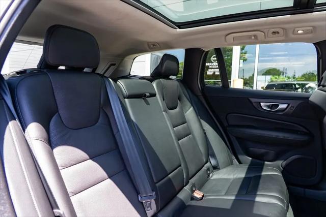 2025 Volvo V60 Cross Country Plus, B5 AWD Gas (mild hybrid)