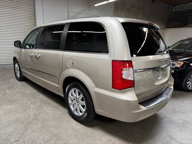 2015 Chrysler Town & Country Touring