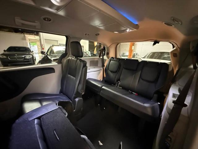 2015 Chrysler Town & Country Touring