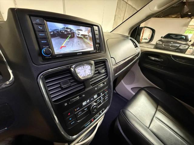 2015 Chrysler Town & Country Touring